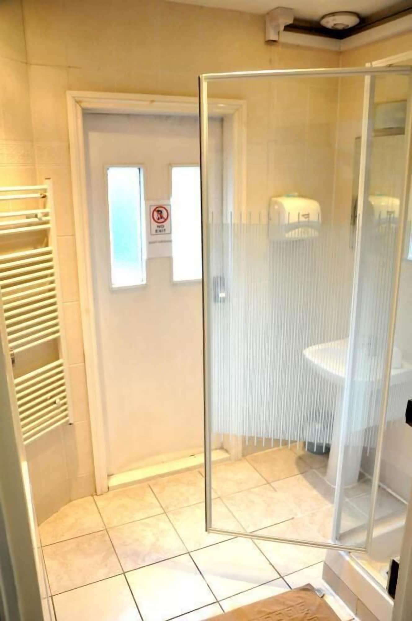Caspian Hotel London Exterior photo